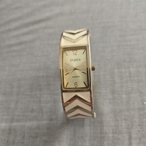 Studio Time Gold Cuff Watch Vintage Cheverons Untested Needs New Battery